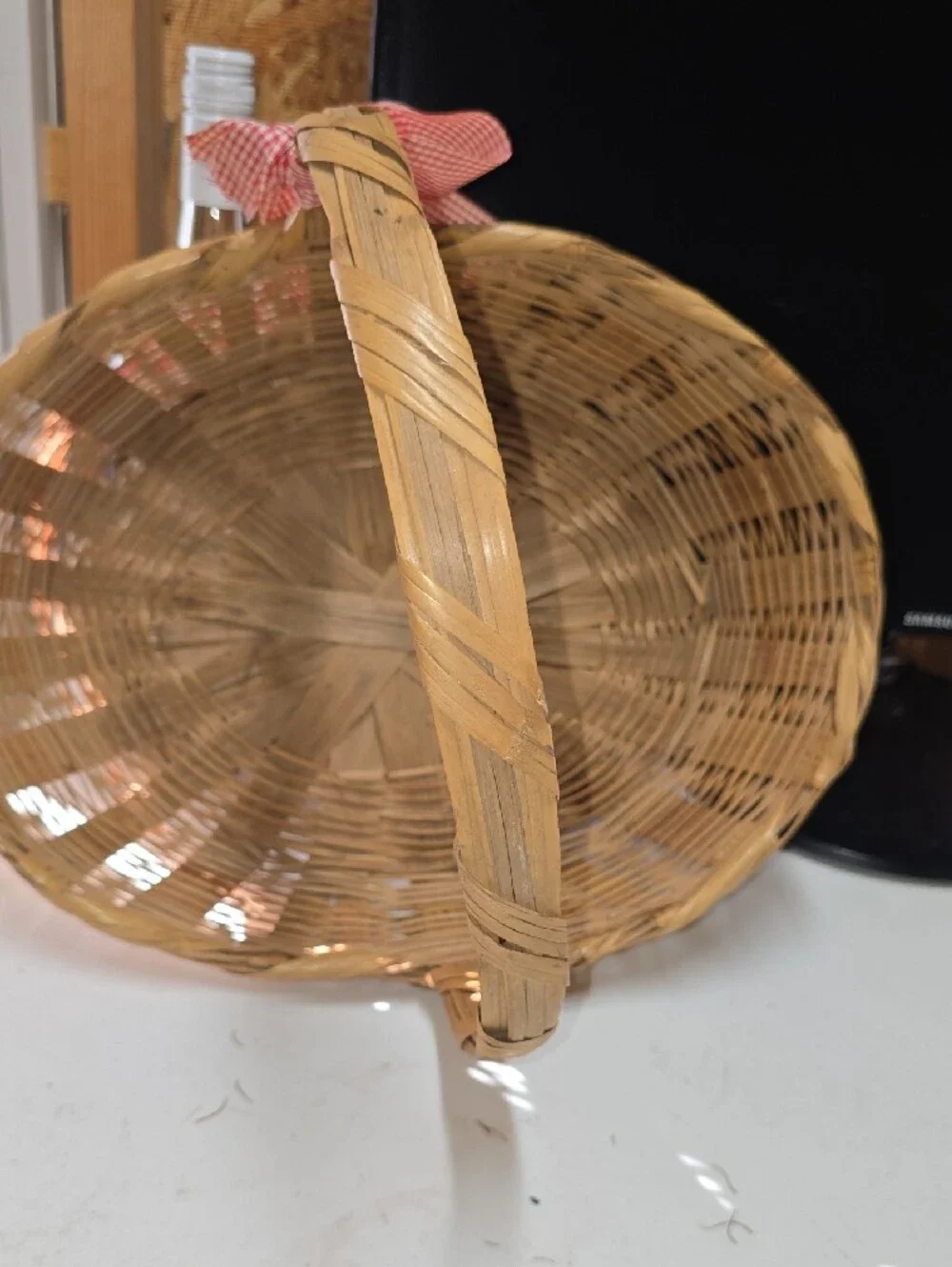 Vtg.Woven Market Willow Basket with Red Gingham Bow(226)